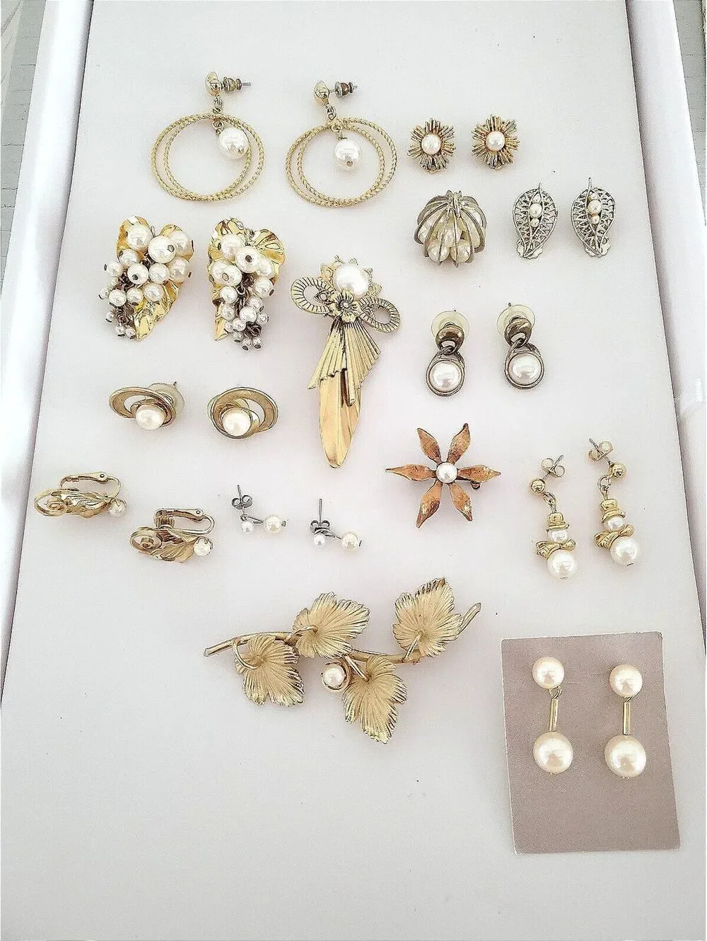 Vintage Pearl Gold-Tone Earring & Brooch Lot of 14